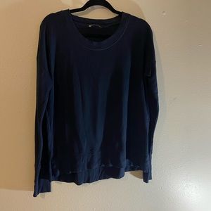 Althleta women’s shirt/ sweater